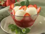 Receita Gelado de nata em caldo de morango