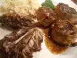 Receita Medalhoes de porco enrolados com abobrinha amarela e radicchio ao forno