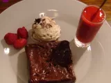 Receita Sobremesa de microondas ? bolo de chocolate com molho de frutos vermelhos