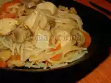 Receita Guisado de massa com cubos de frango, cenouras e cogumelos