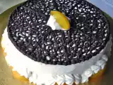 Receita Bolo de amêndoas com doce de leite e pêssegos