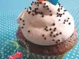 Receita Cupcake de chocolate com cobertura de frutas vermelhas