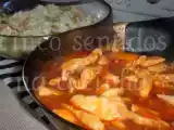 Receita Tiras de frango em molho agridoce com arroz de ervilhas e fiambre de peru