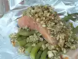 Receita Tributo a jamie oliver: salmão assado em cartucho com vagens e pesto