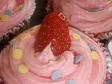 Receita Cupcakes de baunilha com frosting de morango