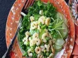 Receita Salada de camarão com folhas verdes