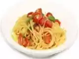 Receita Espaguete com tomate cereja com manjericão