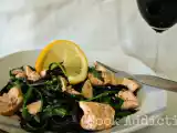 Receita Linguine al nero di seppia com salmão e rúcula