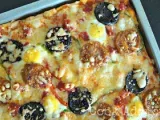 Receita Pizza de enchidos com ovos de codorniz