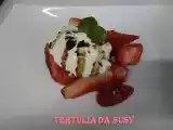 Receita Mousse de mascarpone com morangos marinados c/ pimenta preta, redução vinagre balsâmico