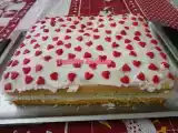 Receita Pão de ló com recheio de massa folhada e morangos e cobertura de chantilly