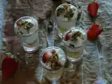 Receita Miminhos de creme, folhado, natas, morangos e pistachio