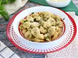 Receita Tortellini recheado com parmesão, presunto cru e manjericão