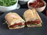 Receita Sanduíche de pato defumado, tomate seco e rúcula.