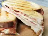Receita Tosta mista de queijo, fiambre e oréganos