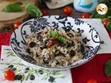 Salada de arroz mediterrânea com atum, azeite, tomate seco e limão