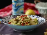 Receita Macarrão frio com creme de abacate, amêndoas e tomate cereja