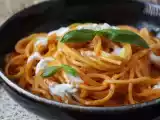 Receita Macarrão cremoso com burrata e tomate-cereja