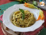 Receita Macarrão com flor de abobrinha (curgete), ricota e pistache