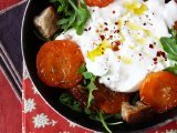 Receita Salada refrescante de damasco assado, rúcula e burrata