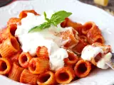 Receita Macarrão com stracciatella e tomate cremoso: o primeiro prato pronto em 10 minutos