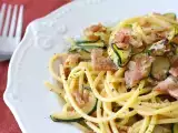 Receita Esparguete com curgete e speck crocante: receita rápida e saborosa