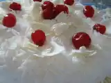 Receita Bolo cremoso de côco com cerejas