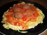 Receita Bolas de carne picantes com um molho de tomate picante e macio