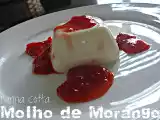 Receita Panna cotta ao molho de morangos