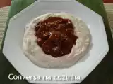 Receita Goulash com ninho de purê de inhame