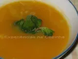 Receita Sopa de couve lombarda com açafrão-da-índia e hortelã