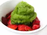 Receita Sorvete de manjericão com morangos em calda de limão