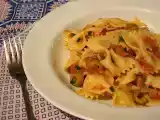 Receita Farfalle com molho de tomate e atum