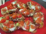 Receita Bruschetta de tomate, courgette, cogumelos, bacon e manjericão