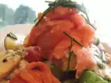 Receita Salmão fumado, com salada quente de batata