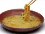 Receita Sopa de missô com noodles (vegana)
