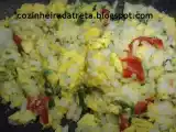 Receita Arroz de ovo com salsa e pimentão