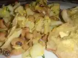 Receita Salada de bacalhau, feijão frade e ovo acompanhado com torradas de manteiga