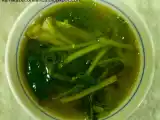 Receita Caldo de rúcula e alface no alho