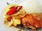 Receita Coxas de frango assadas com batatas, pimentão e cebolas