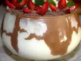 Receita Mousse de chocolate diet com nozes, morangos e chantily