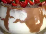 Receita Mousse de chocolate diet com nozes, morangos e chantily