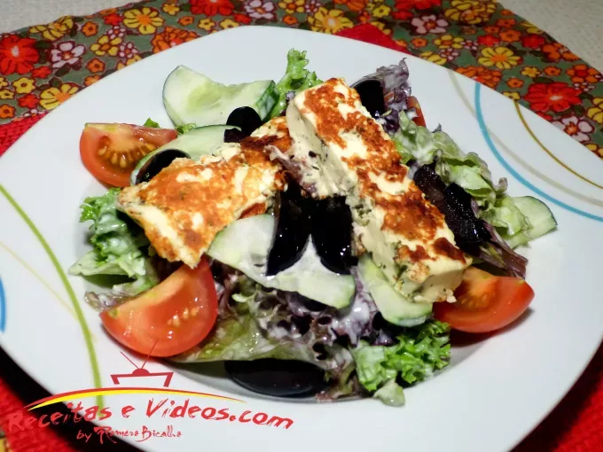 Como fazer salada grega