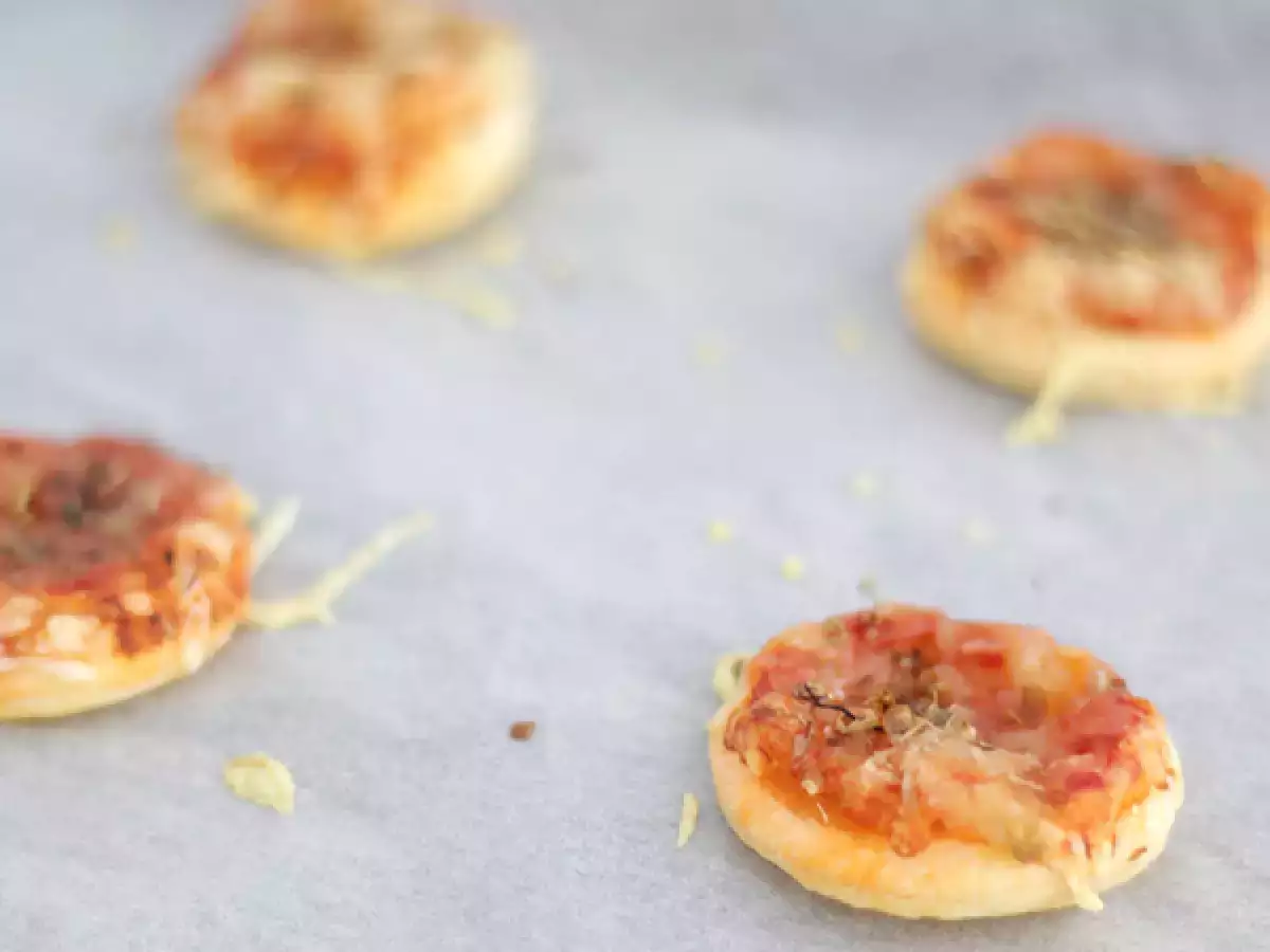 Receita Mini pizzas de massa folhada
