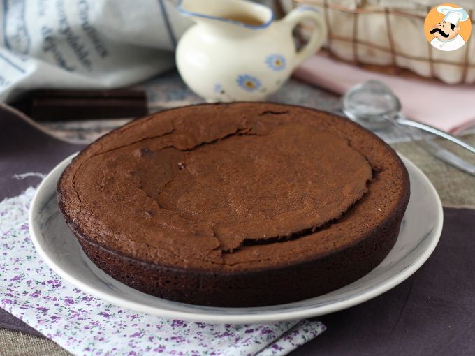 Bolo de chocolate simples e cremoso