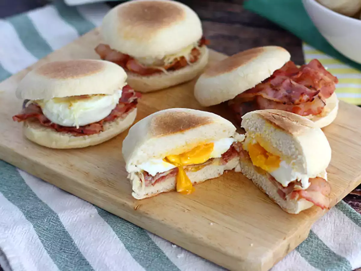Receita Muffins recheados com ovos e bacon