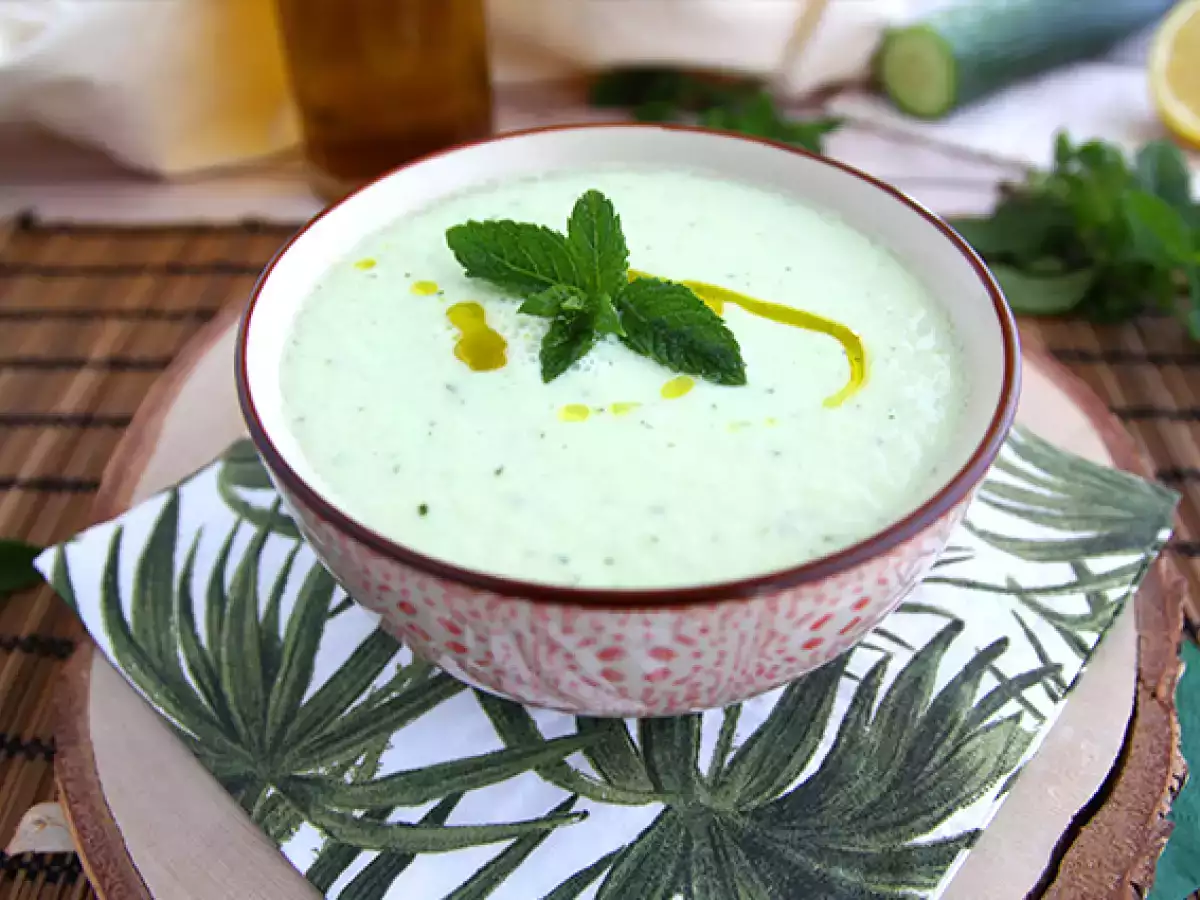 Receita Sopa fria de pepino e hortelã