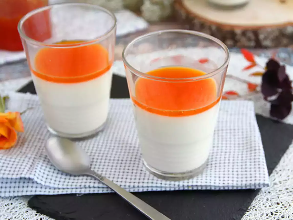 Receita Panna cotta de baunilha com coulis de damasco