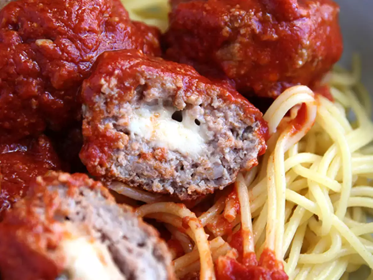 Receita Almôndegas de carne recheada com mozzarella