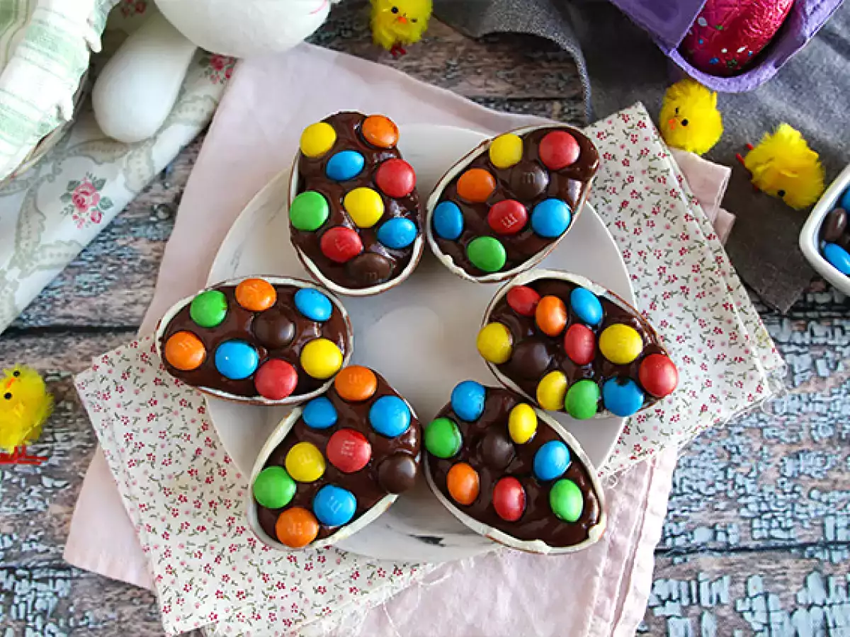 Receita Ovos de páscoa recheados com creme de chocolate e m&m's